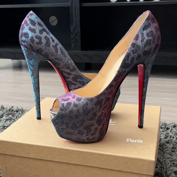 Christian Louboutin Authentic Red Bottoms - Picture 1 of 7